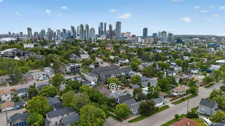 Property Photo:  918 18 Avenue SE  AB T2G 1L3 