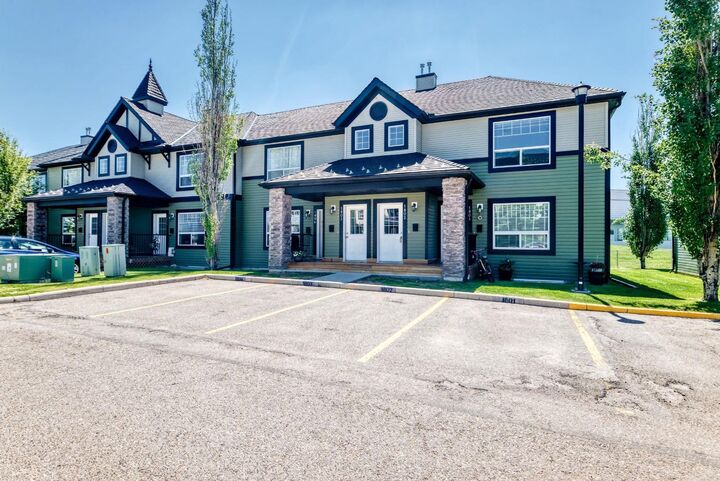 Property Photo:  140 Sagewood Boulevard SW 1802  AB T4B 3H5 