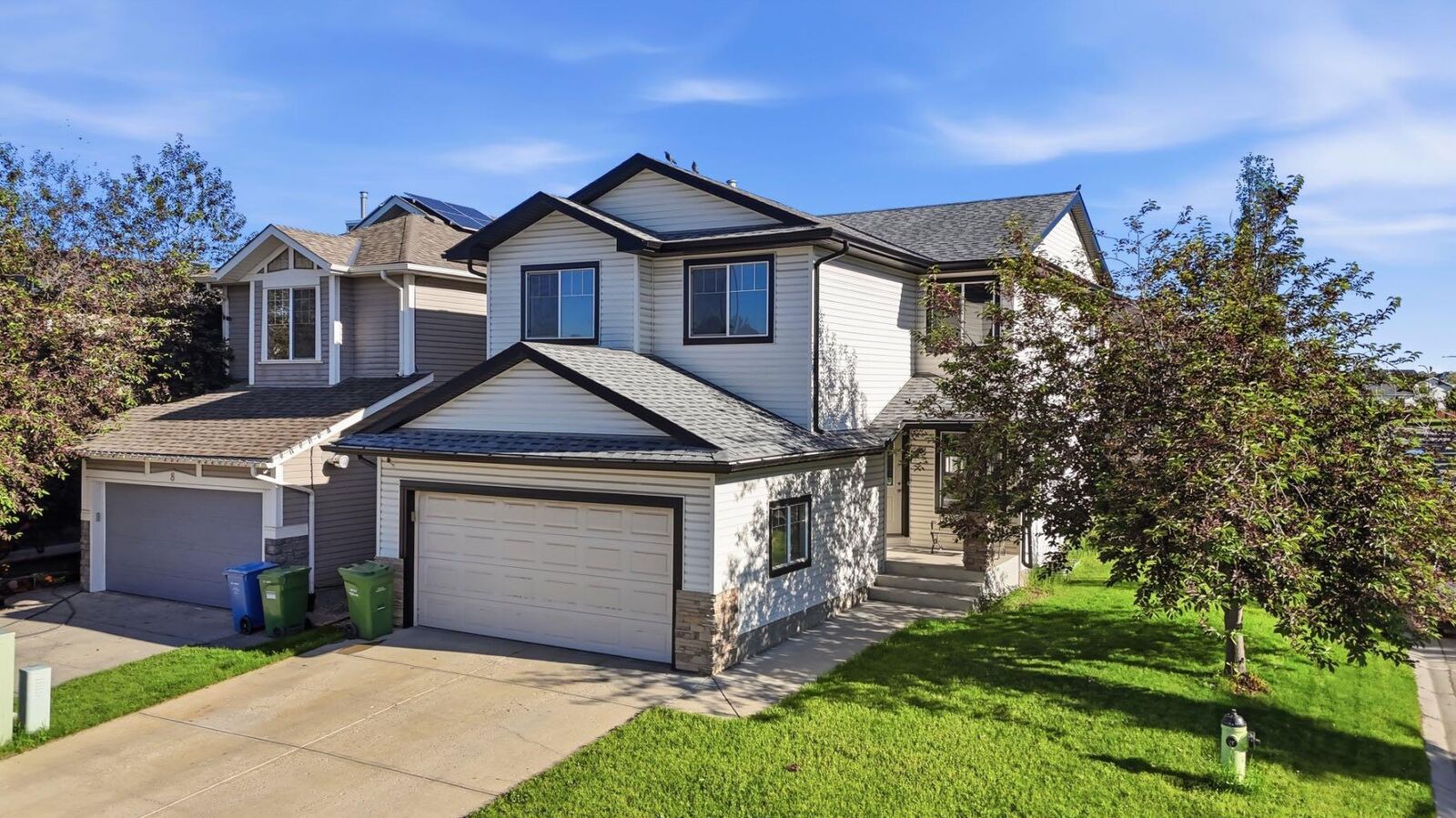 Property Photo: 4 Everglen Grove SW AB T2Y 4Z3