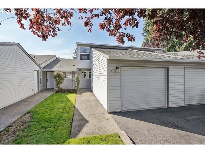Property Photo:  5301 Plomondon St E18  WA 98661 