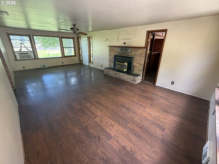 Property Photo: 1595 Highway 97 WA 98620