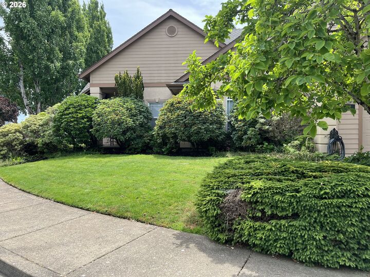 Property Photo:  1243 Delrose Dr  OR 97477 