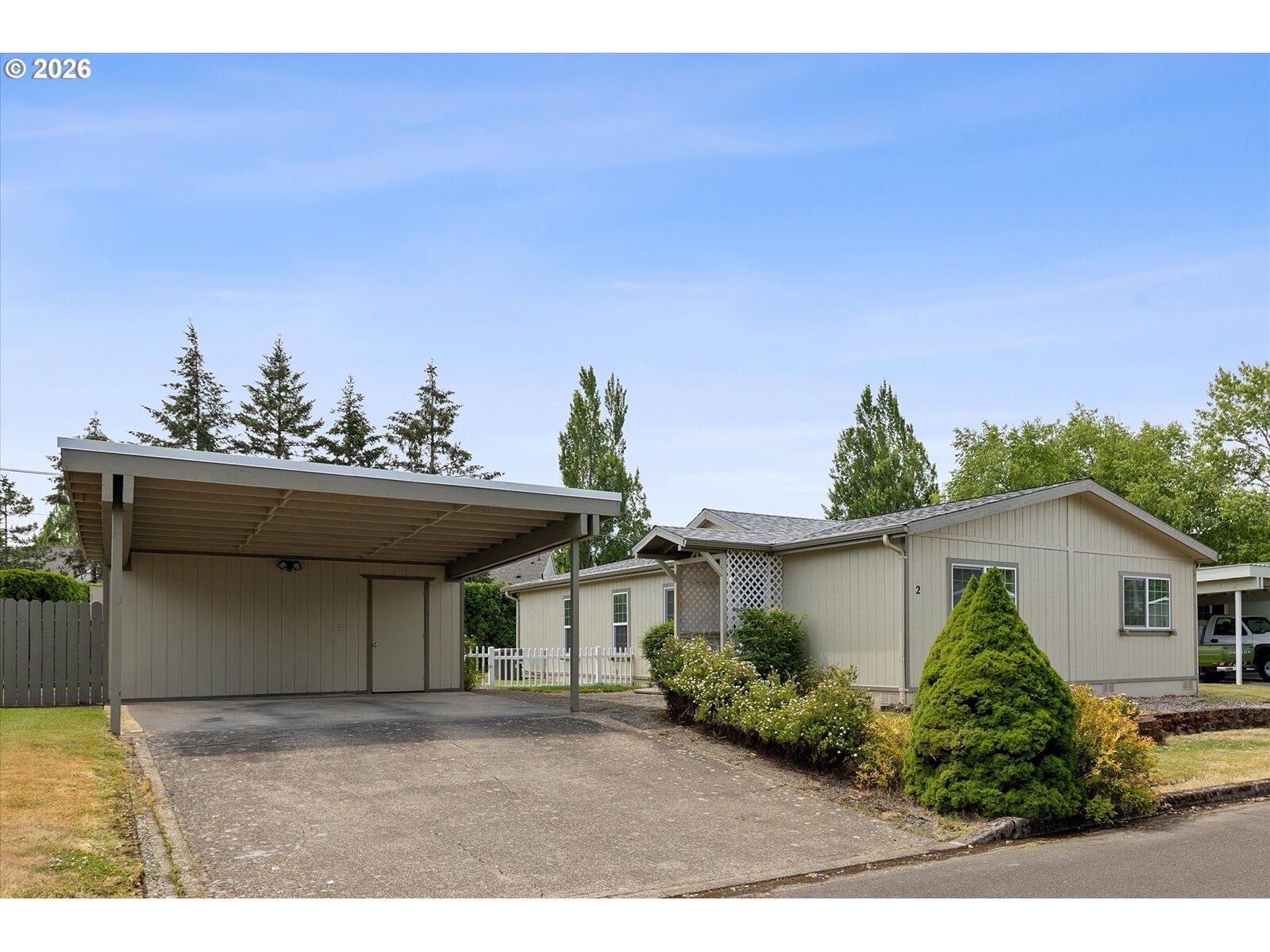 Property Photo: 655 NE Burnett Rd #2 OR 97128