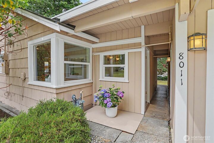 Property Photo:  8011 SE 57th Street  WA 98040 