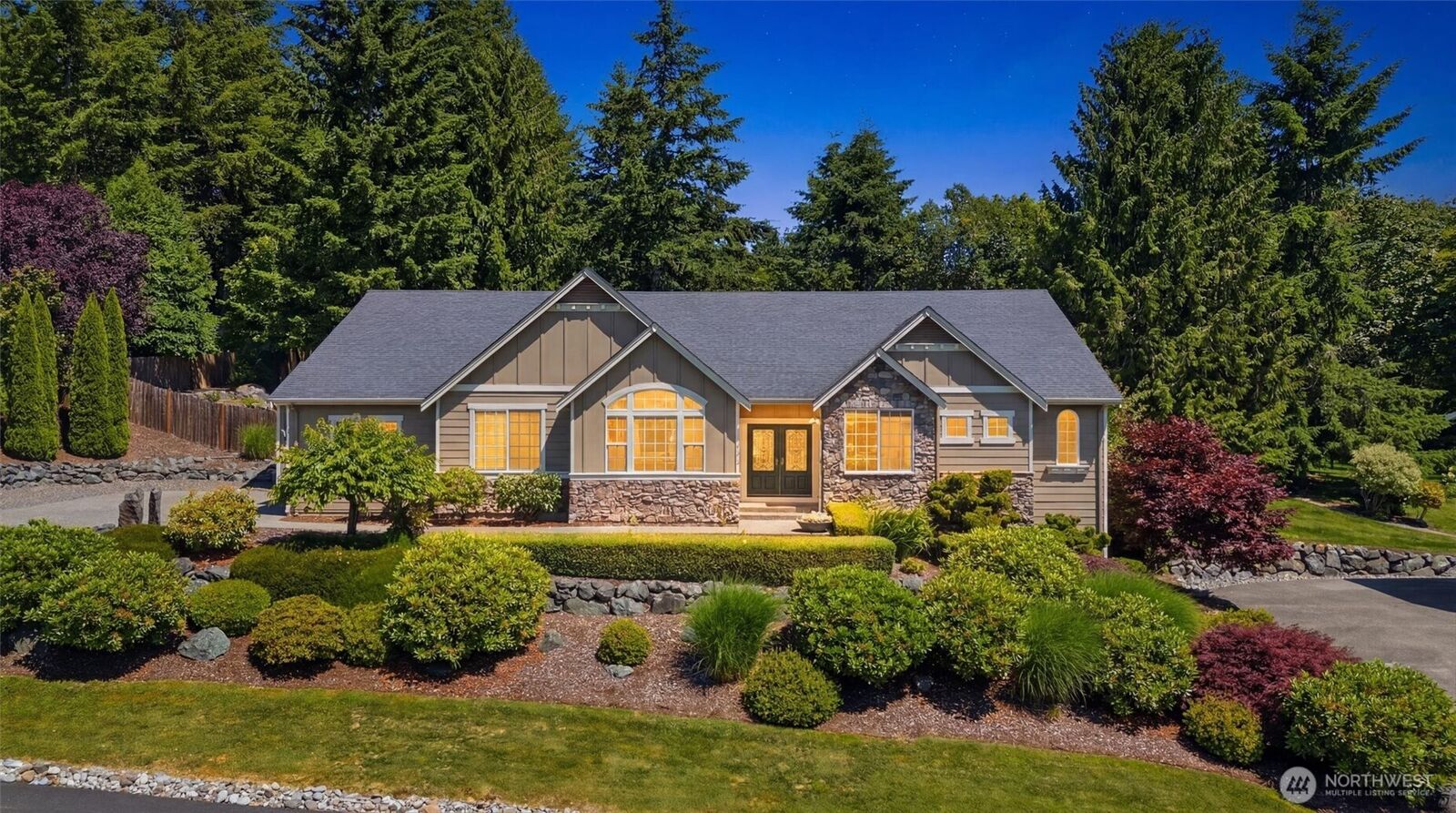 Property Photo:  9419  185th Drive SE  WA 98290 