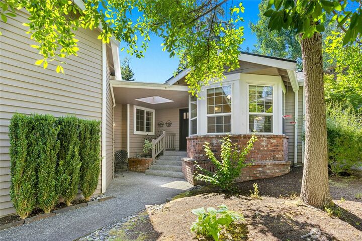 Property Photo:  24311 SE 41st Place 10  WA 98029 