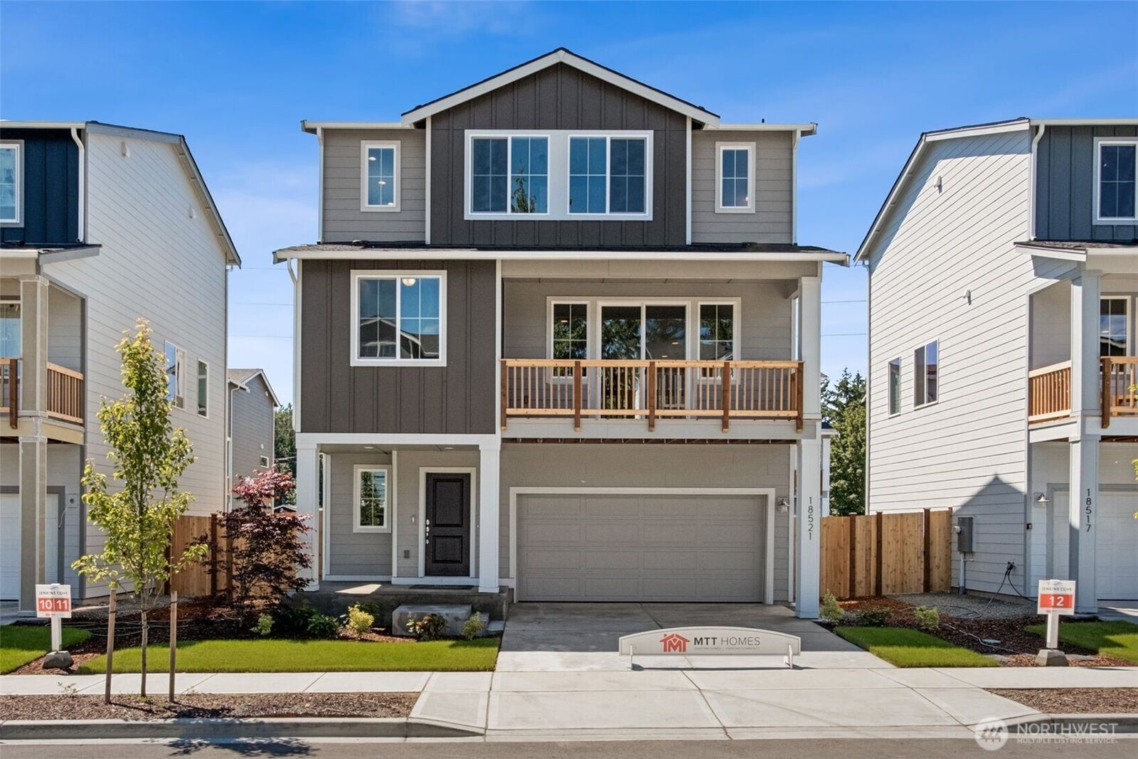 Property Photo:  18521 SE 271st Place  WA 98042 