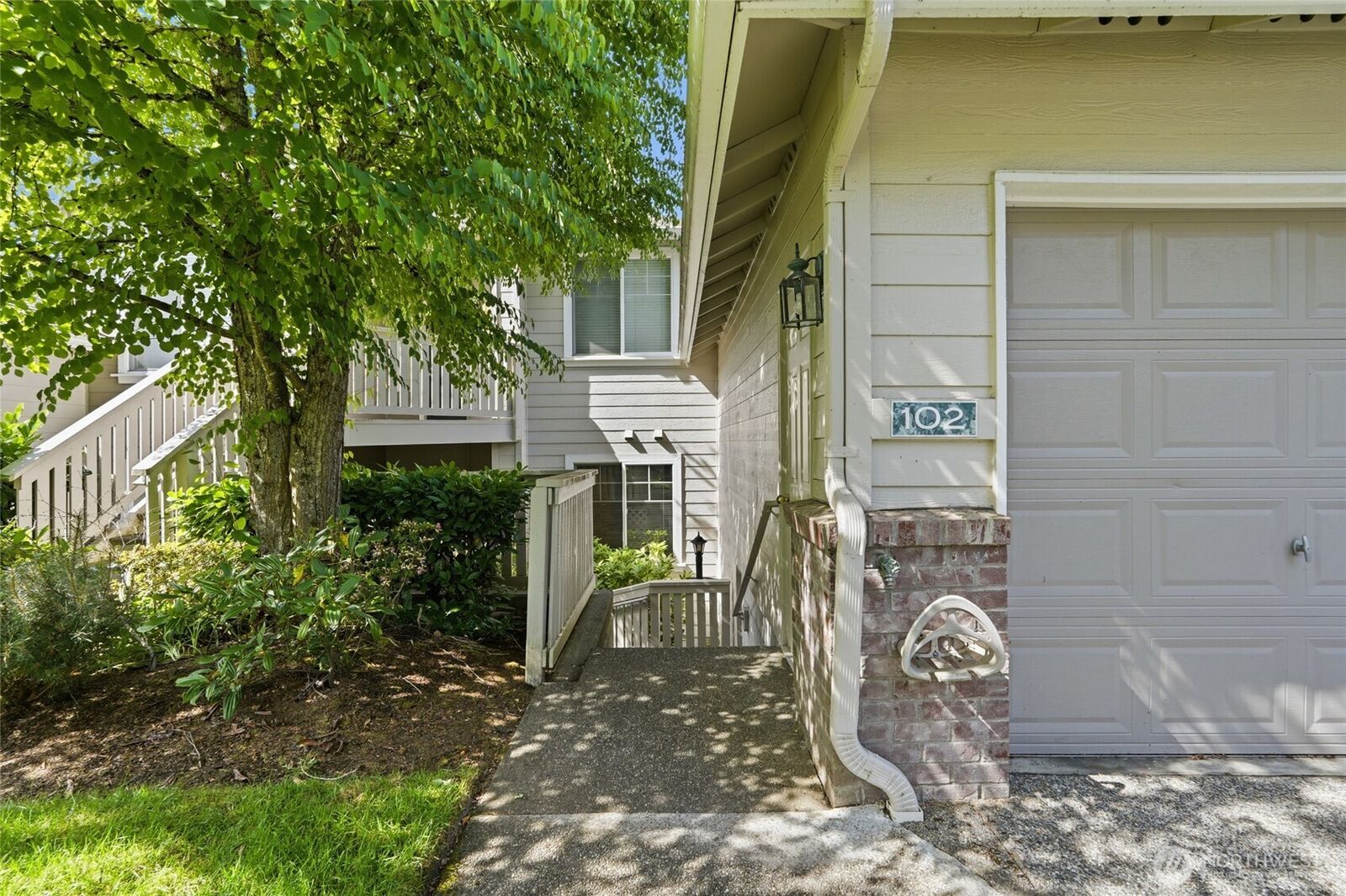 Property Photo:  16714  Cobblestone Drive 102  WA 98037 