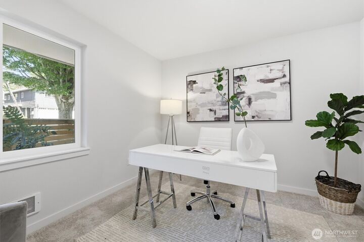 Property Photo:  105 B  39th Avenue NW  WA 98107 