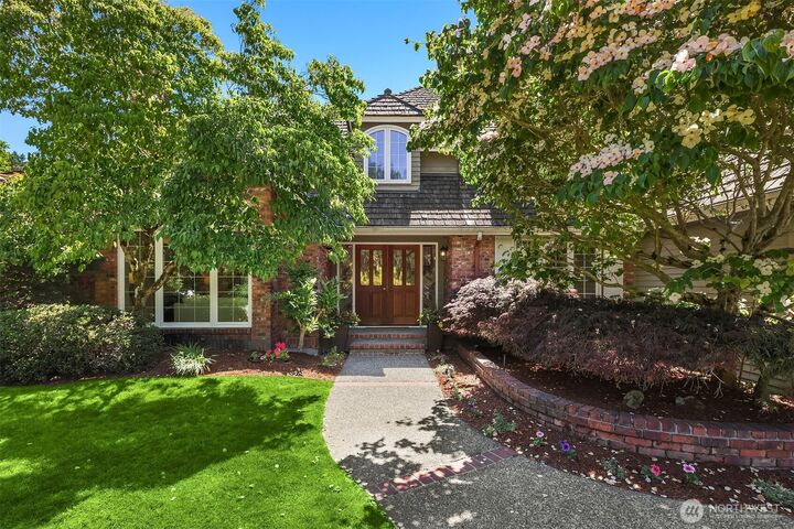 Property Photo:  7670  80th Place SE  WA 98040 