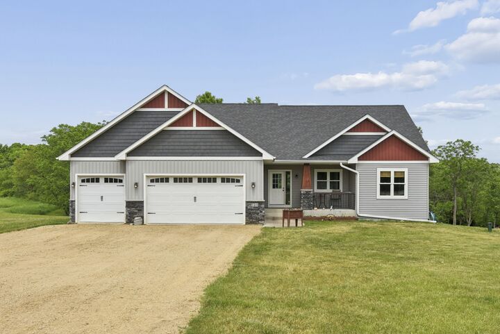 Property Photo:  140 Hillcrest Court  WI 54013 