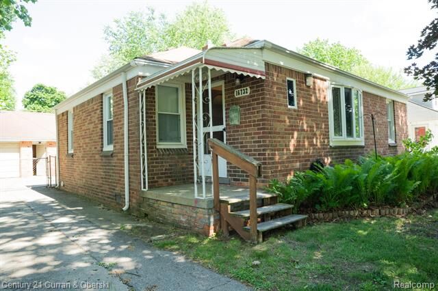 Property Photo:  16732 Garfield  MI 48240 