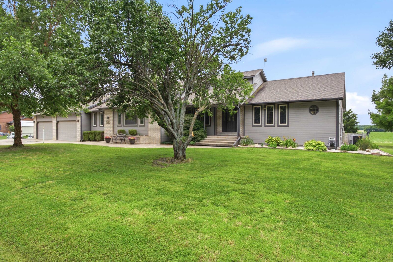 Property Photo:  405 Riverview St  KS 67039-9402 
