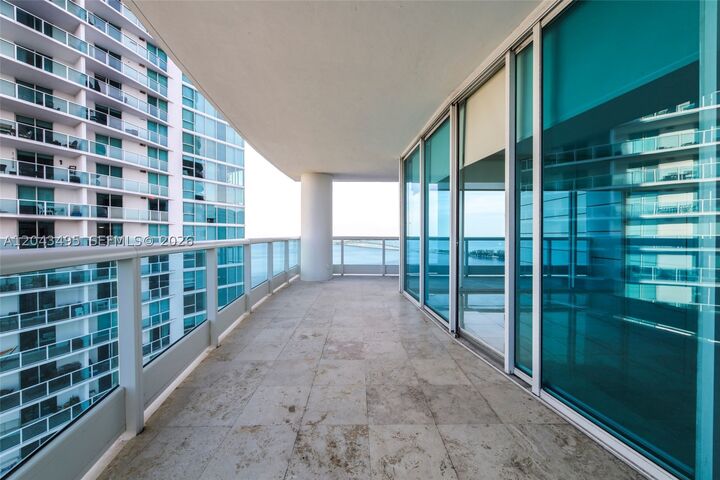 Property Photo:  2127 Brickell Ave 2504  FL 33129 