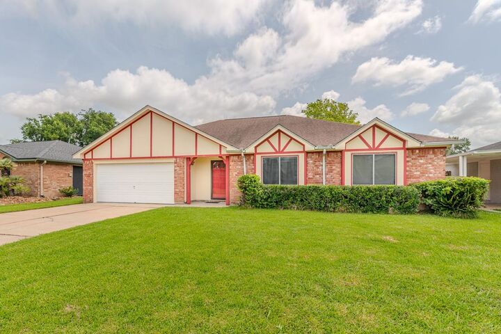 Property Photo:  615 S 3 1/2 St  TX 77627 