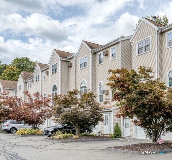 Property Photo:  350 Bristol Street C5  CT 06708 