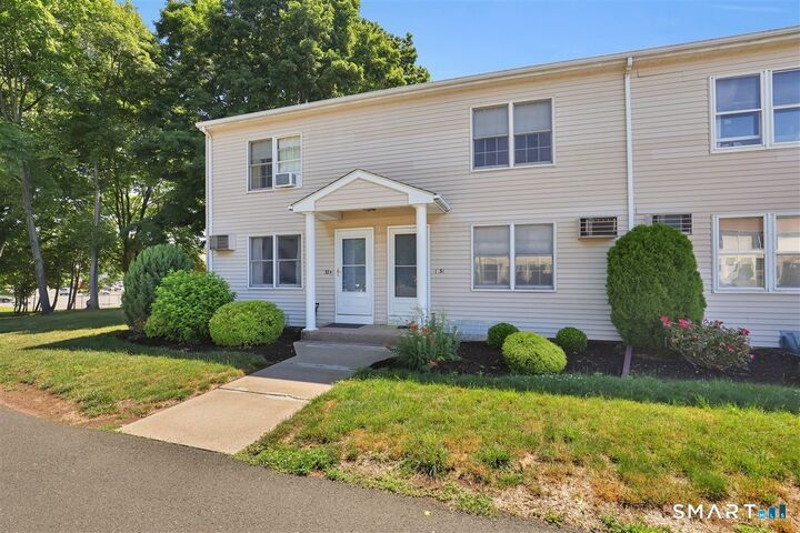 Property Photo:  400 North Main Street 31  CT 06040 