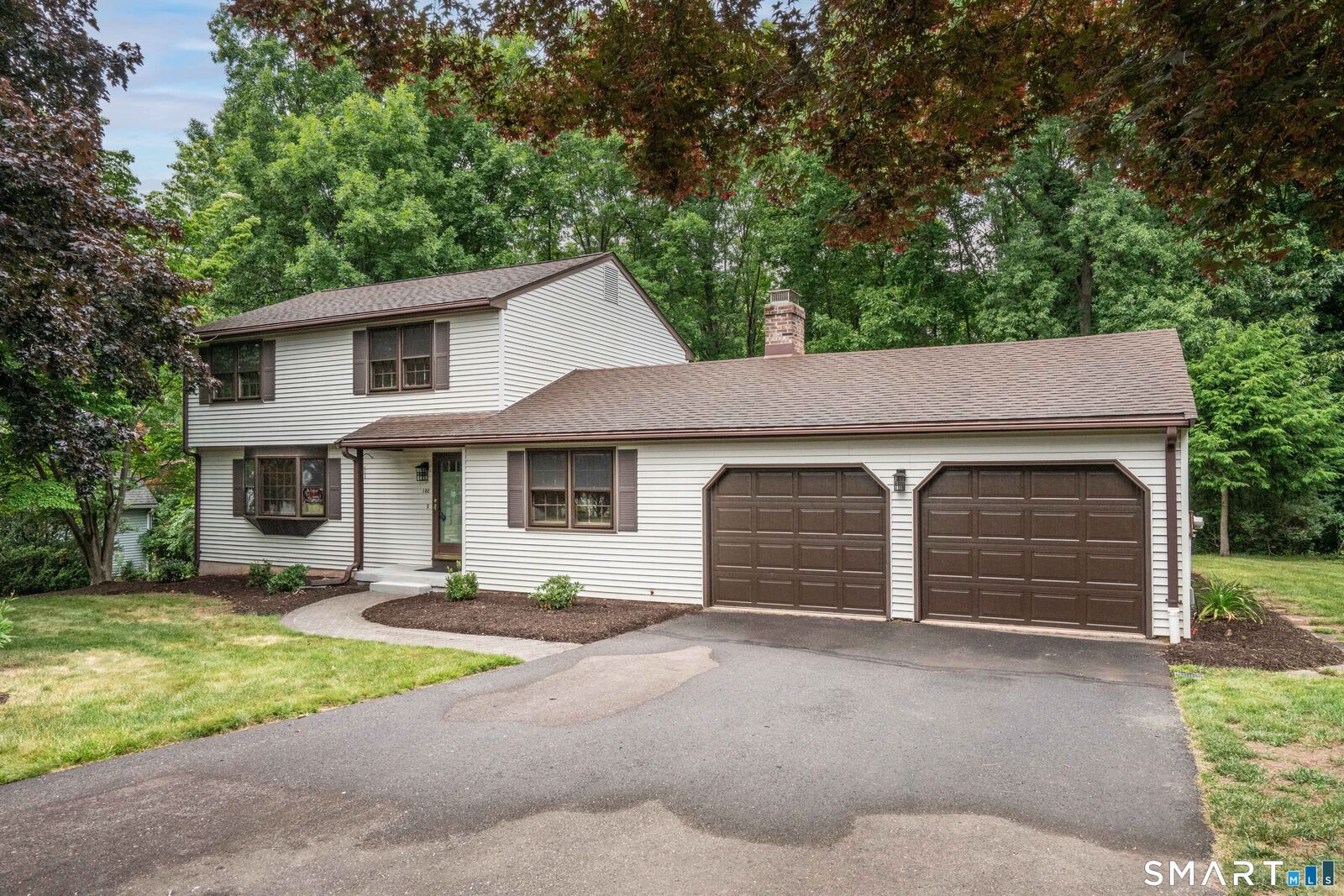 Property Photo:  182 Valley View Road  CT 06040 