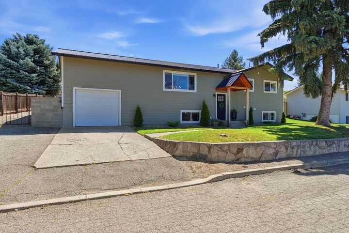 Property Photo:  741 S Chester St  WA 99114 