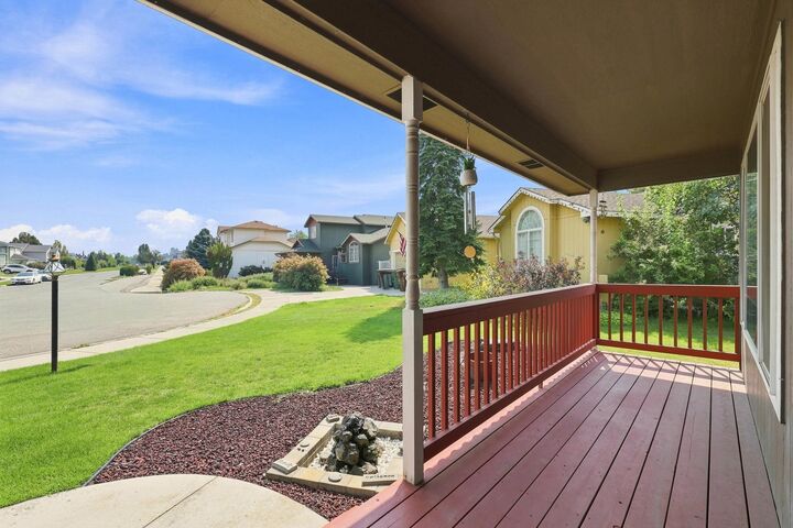 Property Photo:  1402 E Houghton Ct  WA 99217 