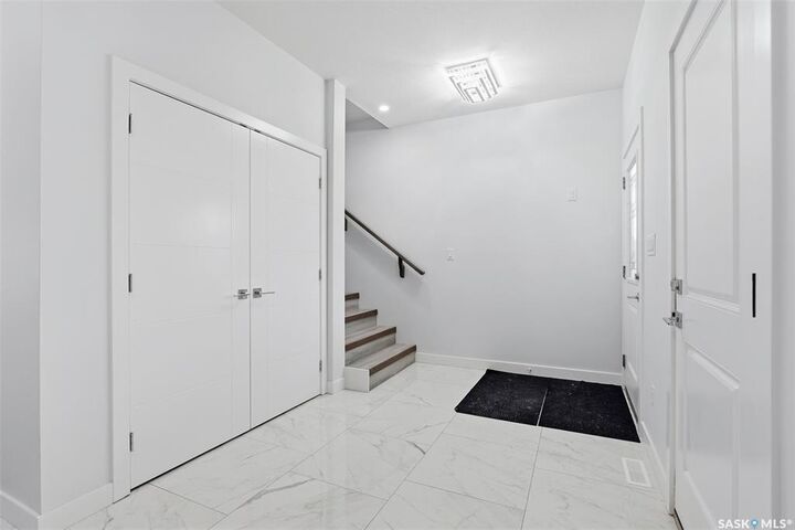 Property Photo:  534 Sharma Crescent  SK S7W 1K5 