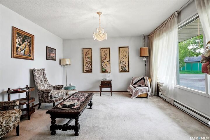 Property Photo:  32 Mathieu Crescent  SK S4R 3J2 