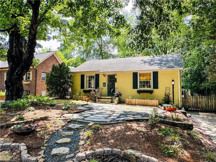 Property Photo:  415 Aberdeen Terrace  NC 27403 