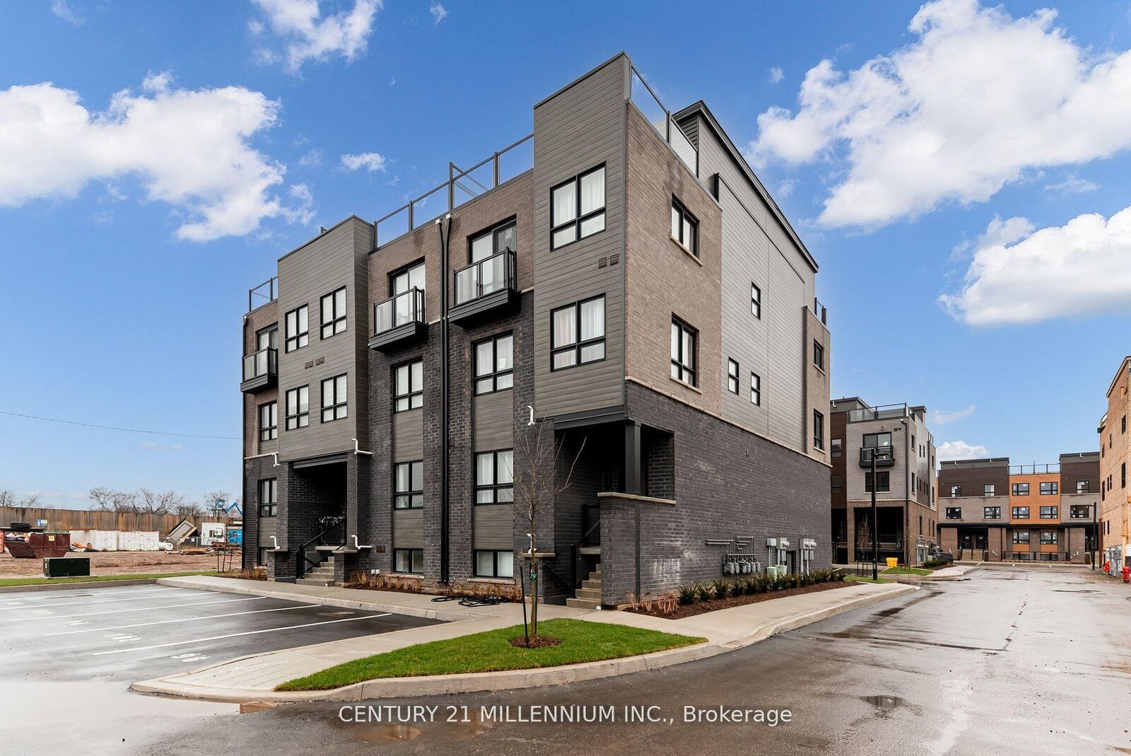 Property Photo: 6705 Cropp Street E 102 ON L2E 5J8