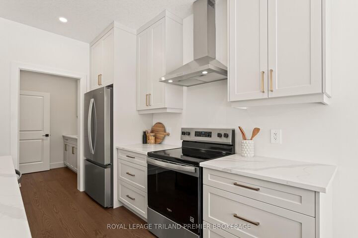 Property Photo: 4375 Sagebrush Crescent ON N6P 0H7