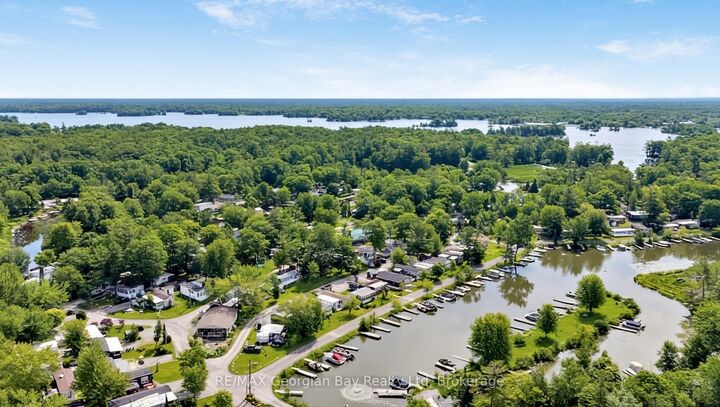 Property Photo: 164 Lone Pine Road 84 ON L0K 1S0