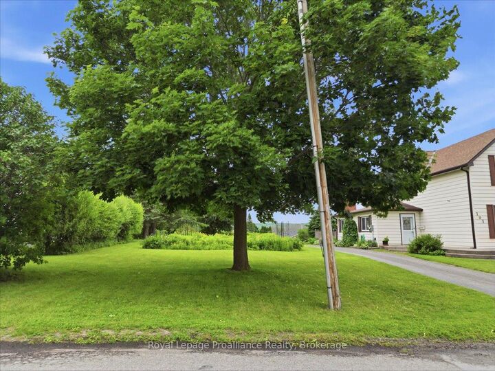 Property Photo:  183 Baker Street  ON K0K 3E0 