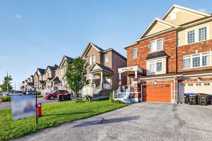 Property Photo: 119 Taucar Gate ON L3Z 2A5