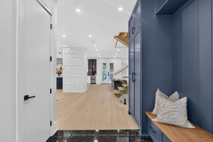 Property Photo: 1438 Garnet Avenue ON L5G 4C6