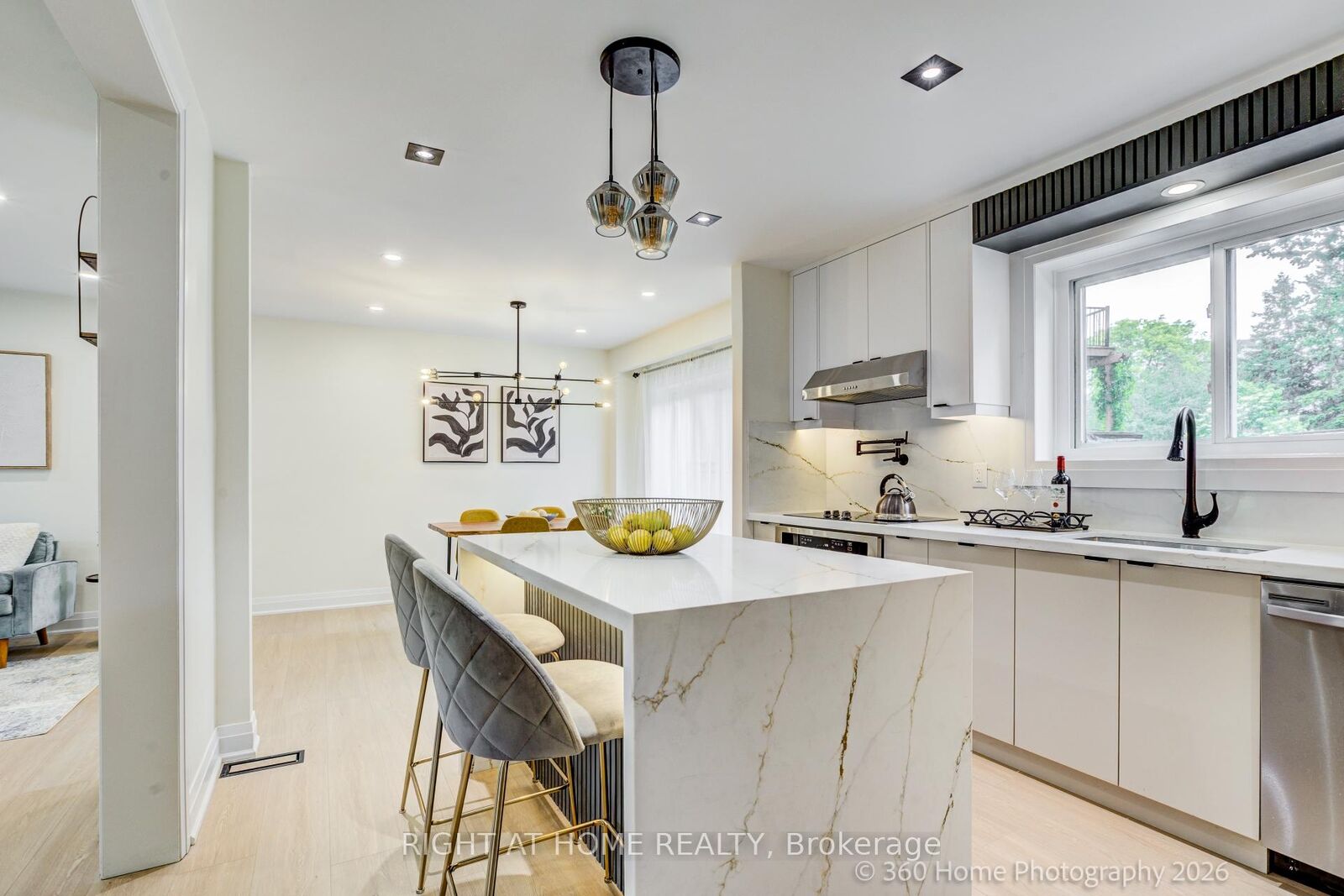 Property Photo:  22 Gleneagle Crescent  ON M2J 3H3 