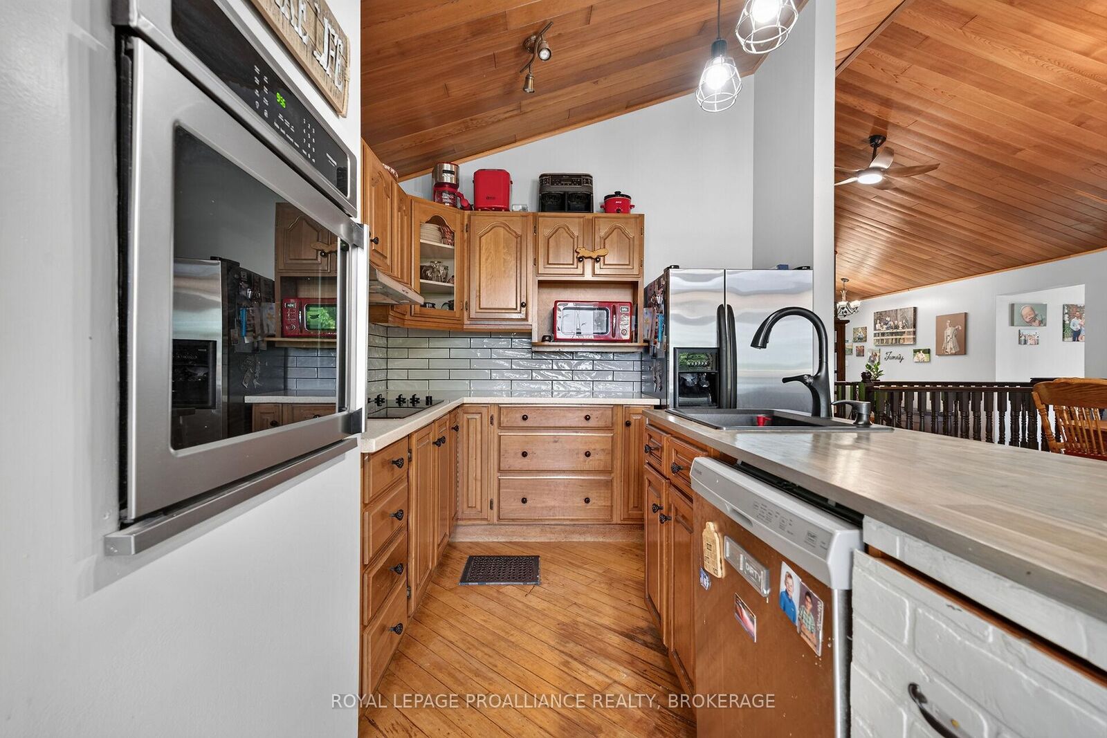 Property Photo: 3318 Desert Lake Road ON K0H 2W0