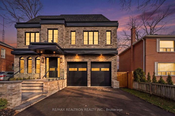 Property Photo: 38 Ridgevale Drive ON M6A 1K8
