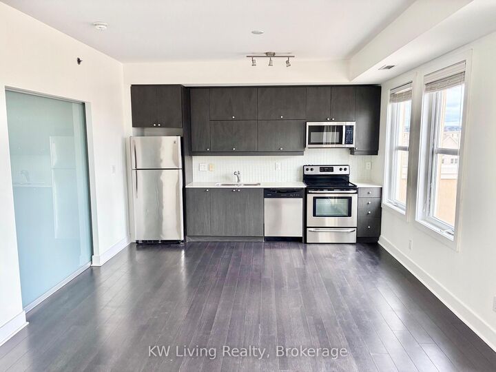 Property Photo: 28 Prince Regent Street Ph19 ON L6C 0V5