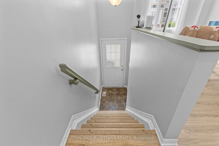 Property Photo:  318 Gotham Private  ON K2C 4G7 