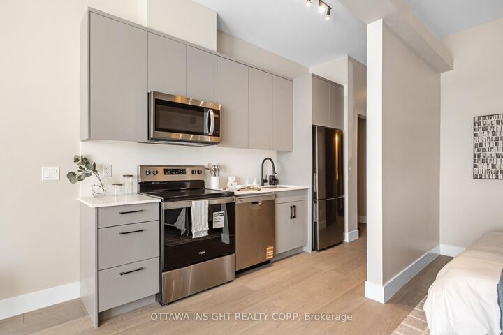 Property Photo:  180 Kanata Avenue 1A  ON K2K 3L9 
