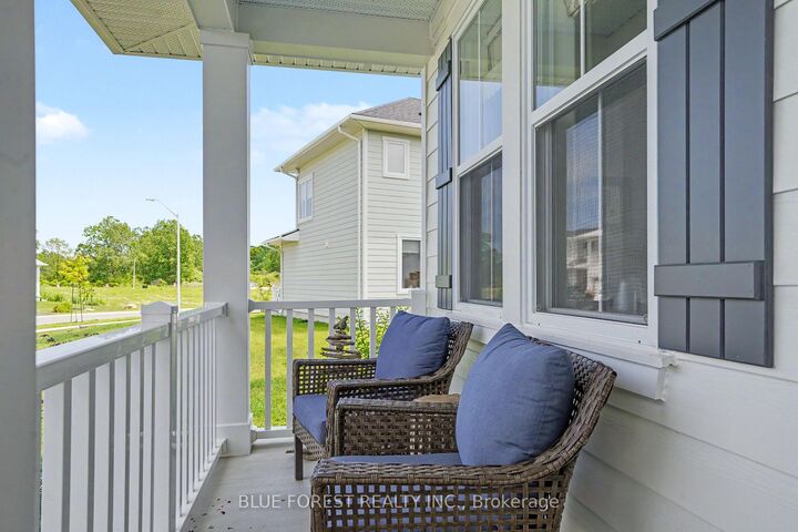 Property Photo:  112 Sandcastle Key N/A  ON N5L 1C5 