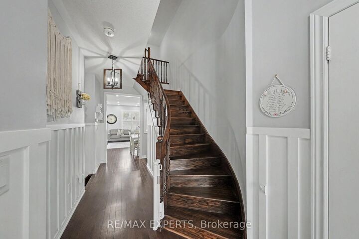 Property Photo: 8 Morra Avenue ON L7E 4K5