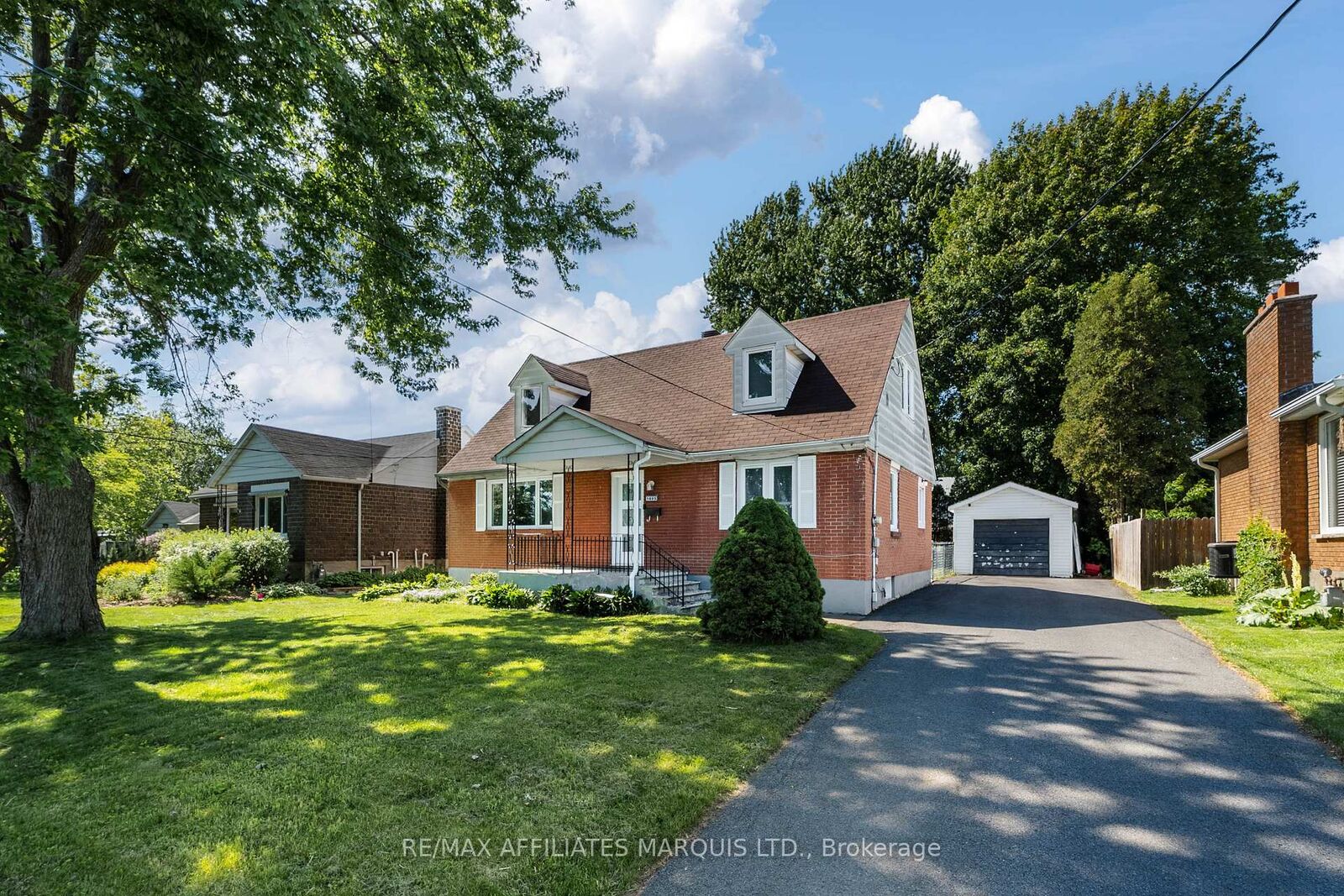 Property Photo:  1605 Queen Street  ON K6J 1R7 