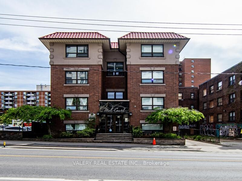Property Photo:  391 Sherbourne Street 106  ON M4X 1K4 