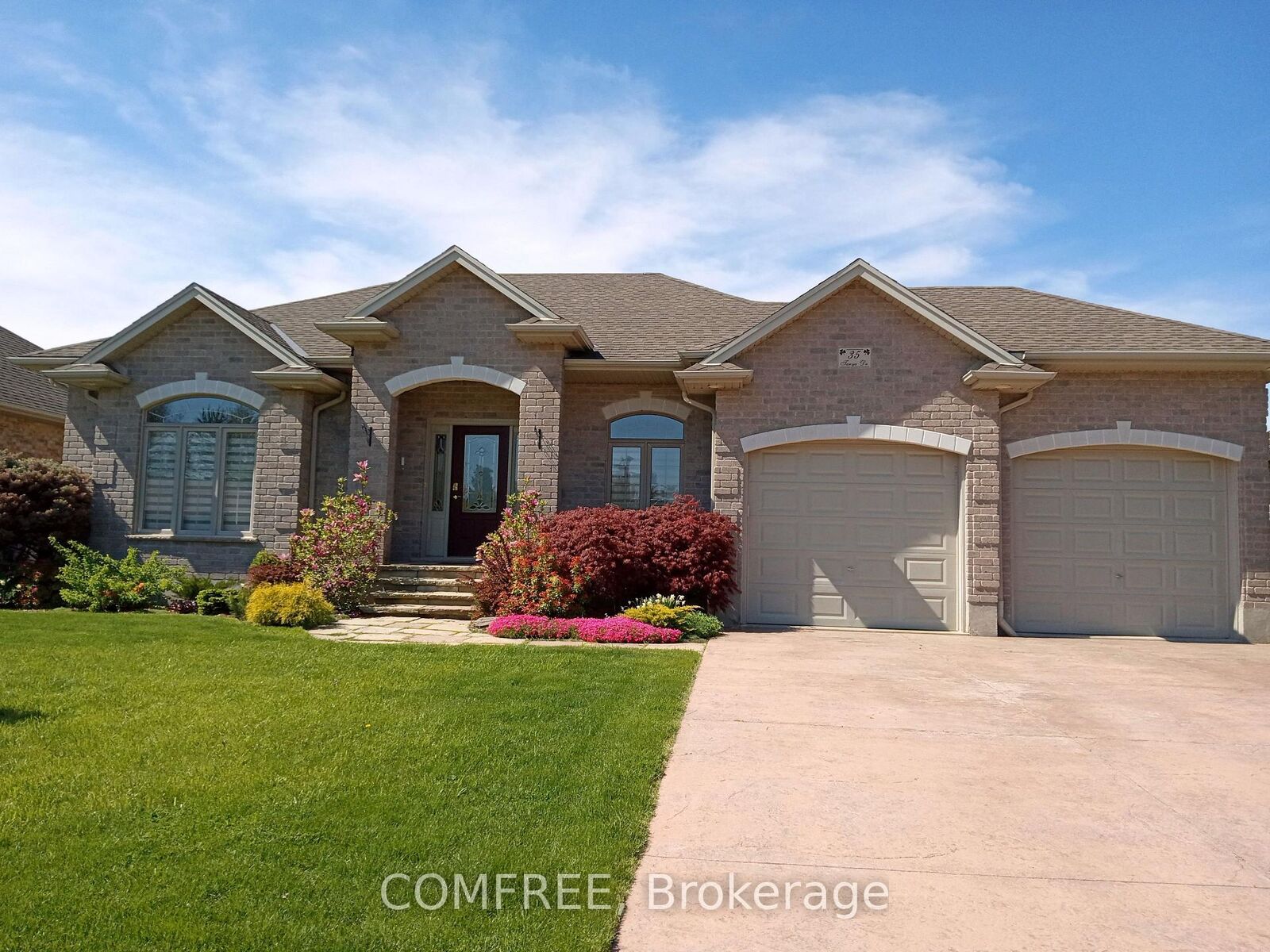Property Photo: 35 Tanya Drive ON N0L 1M0