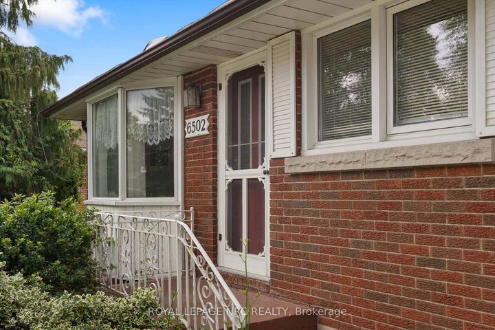 Property Photo: 6502 Brock Street ON L2J 1W3