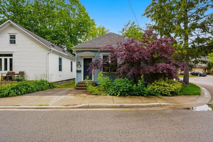15 Carlton Avenue — photo 1