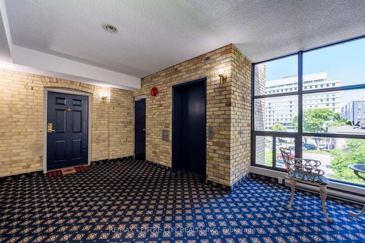 Photo de la propriété:  280 Queens Avenue S 401  ON N6B 1X3 