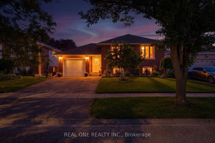 Property Photo:  47 Trillium Way  ON N3R 7T8 