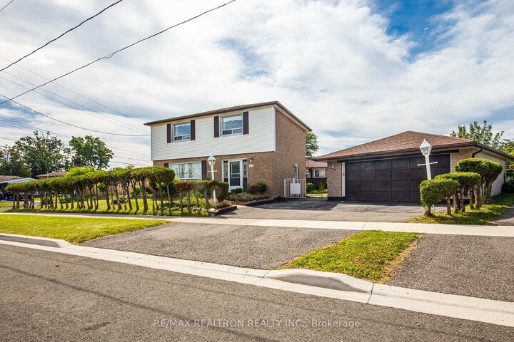 62 Hullmar Drive — photo 1