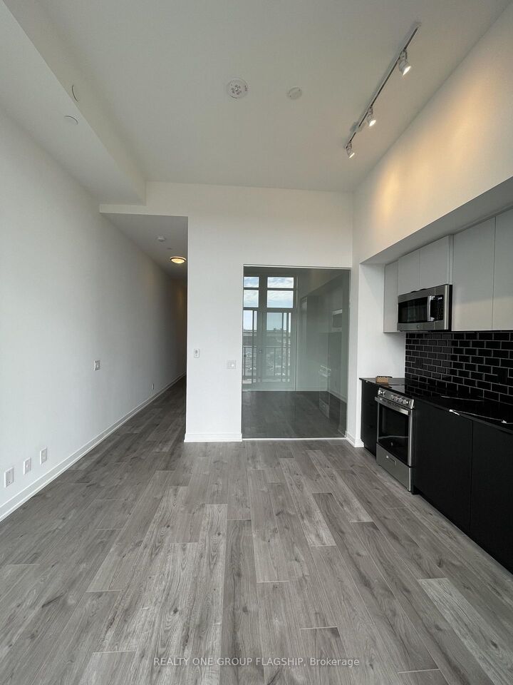 Property Photo:  285 Dufferin Street 423  ON M6K 0J2 